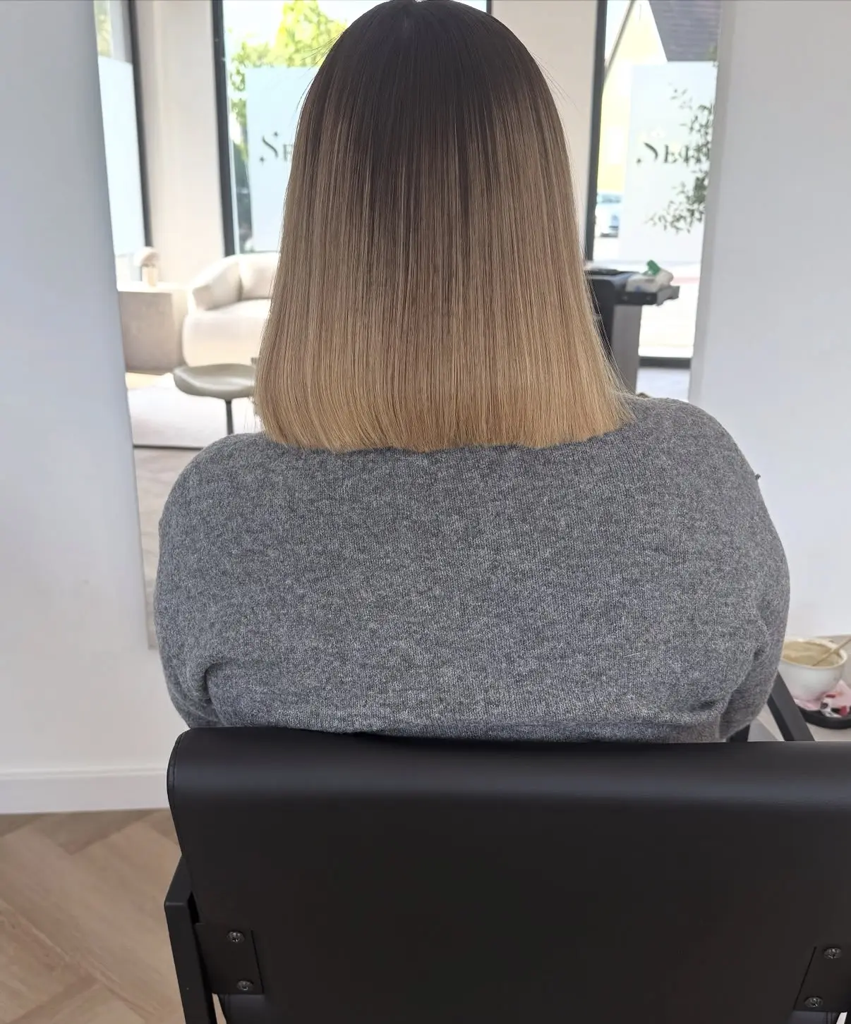 Seidenglanz Ergebnis — gekräuseltes Haar nach Behandlung