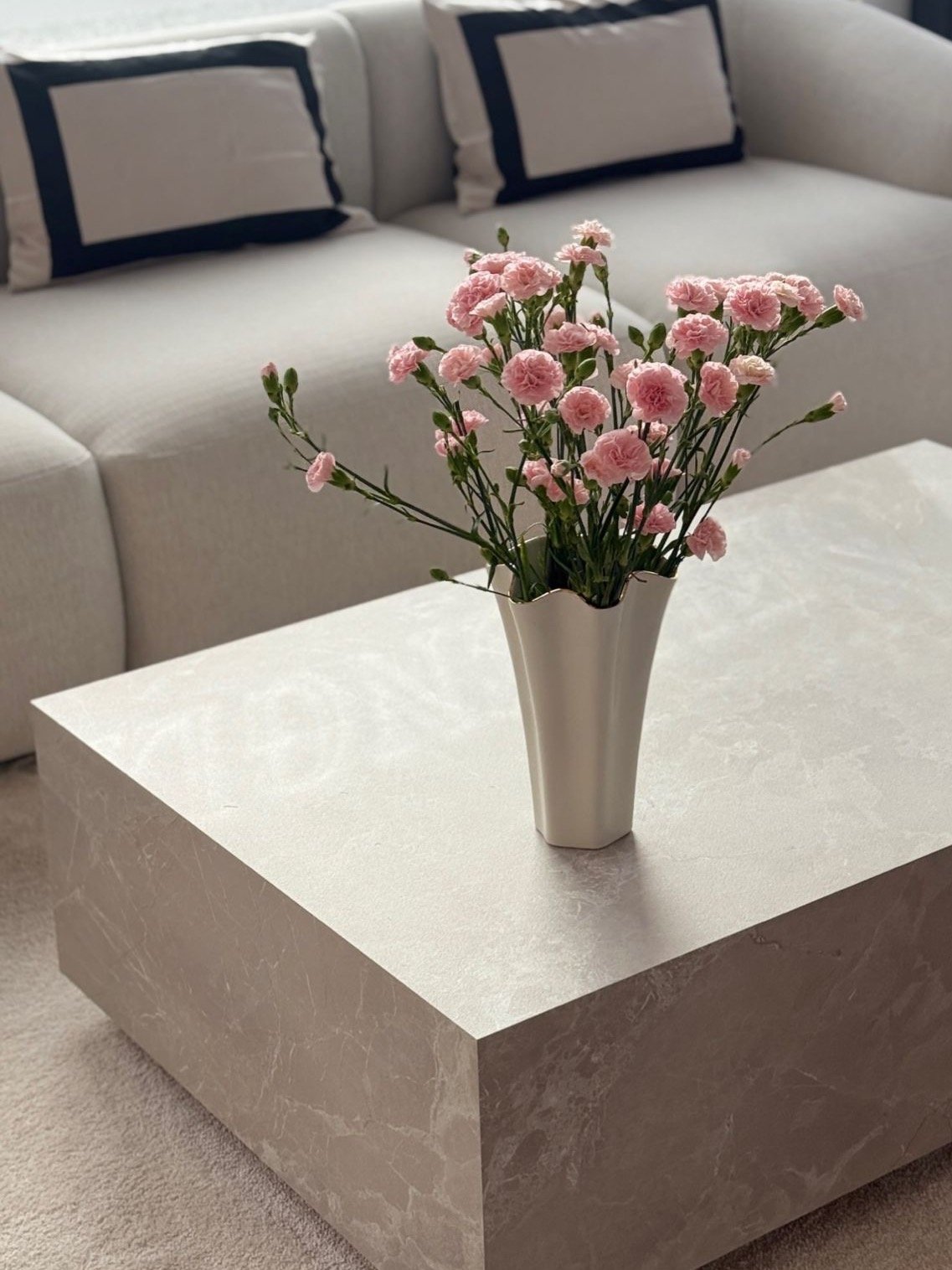 Detailaufnahme — Blumen im Seidenglanz Atelier