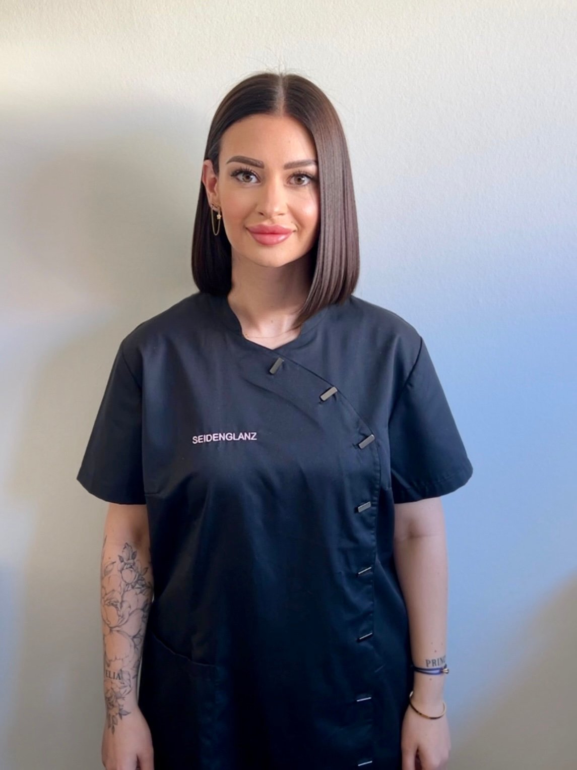 Zelal — Inhaberin und Master Stylistin des Seidenglanz Keratin Ateliers